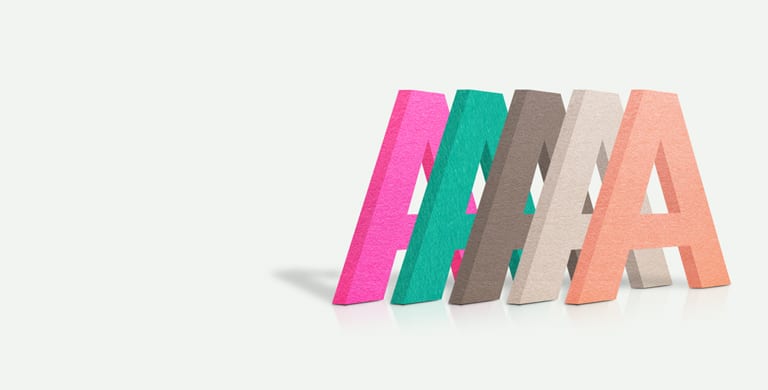 Vilt Letters kiezen uit 8 prachtige lettertypes en 15 hippe kleuren voor elk interieur. Roze en bruin Vilt.
